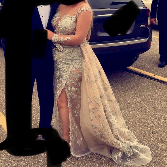 Wedding /evening gown - Picture 3 of 6